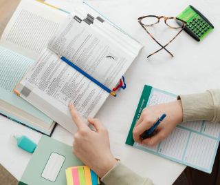 Las principales universidades y escuelas de negocio en Madrid: Una guía para estudiantes internacionales en busca de excelencia académica