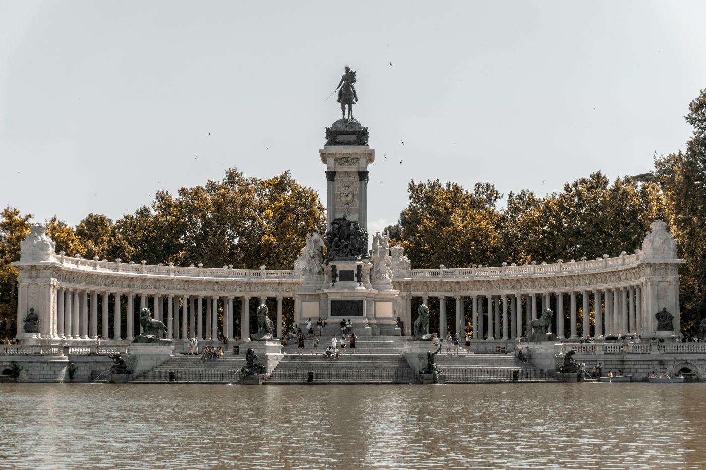 Madrid in summer: why a seasonal short-term rental is the smartest choice this season