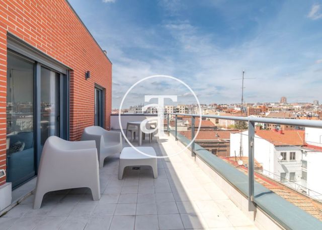 Atico de alquiler temporal de 1 habitación próximo a la Estación Puerta de Atocha 31