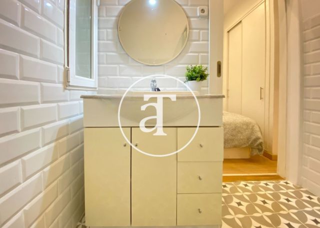 Monthly rental apartment with 1 bedroom and 1 bathroom very close to Gran Via 9
