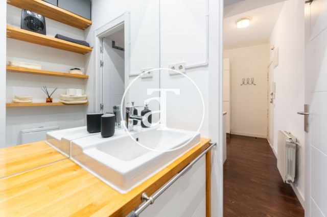Piso de alquiler temporal de 2 habitaciones y 1 baño en Lavapiés 14