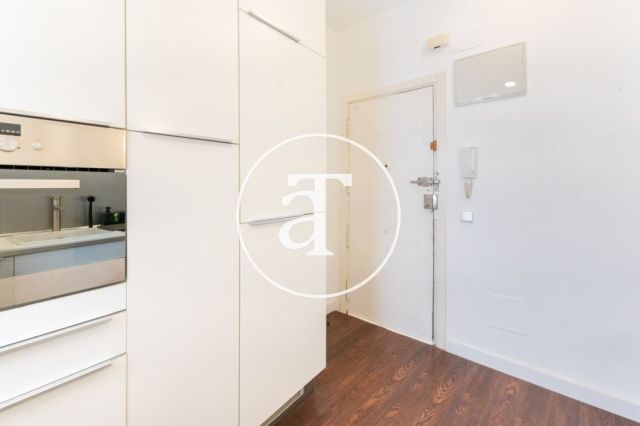 Piso de alquiler temporal de 2 habitaciones y 1 baño en Lavapiés 10