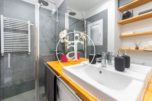 Piso de alquiler temporal de 2 habitaciones y 1 baño en Lavapiés 21