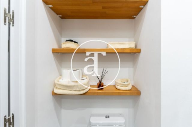 Piso de alquiler temporal de 2 habitaciones y 1 baño en Lavapiés 22