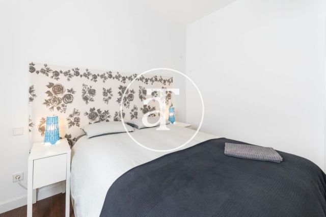 Piso de alquiler temporal de 2 habitaciones y 1 baño en Lavapiés 18