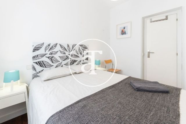 Piso de alquiler temporal de 2 habitaciones y 1 baño en Lavapiés 26