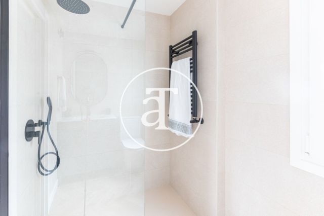 Monthly rental apartment with 2 bedrooms and 2 bathrooms in the Castilla - Chamartin neighborhood 15