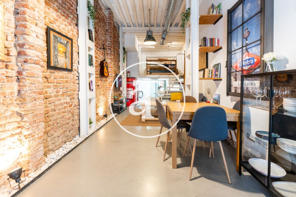 Piso de alquiler temporal de 1 habitación y 1 baño en el centro de Madrid 2