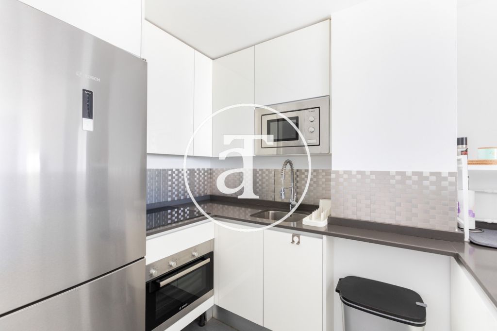 Piso de alquiler temporal de 1 habitación con vestidor y 1 baño en Salamanca 12