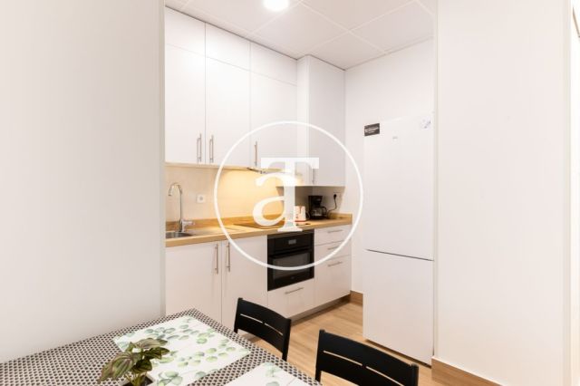 Studio à louer temporairement avec 1 chambre et 1 salle de bain à Latina, avec accès direct aux parcs et aux espaces verts. 2