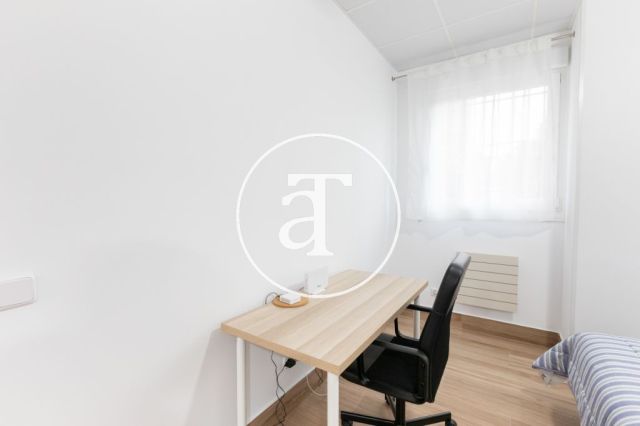 Studio 1 chambre, 1 salle de bain à louer pour courte durée à Latina 11