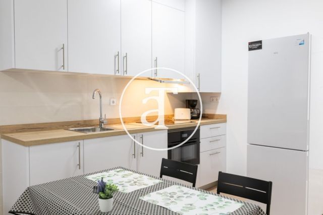Studio 1 chambre, 1 salle de bain à louer pour courte durée à Latina 3
