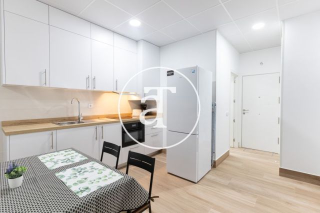 Studio 1 chambre, 1 salle de bain à louer pour courte durée à Latina