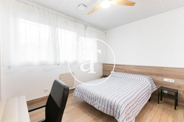 Studio 1 chambre, 1 salle de bain à louer pour courte durée à Latina 9