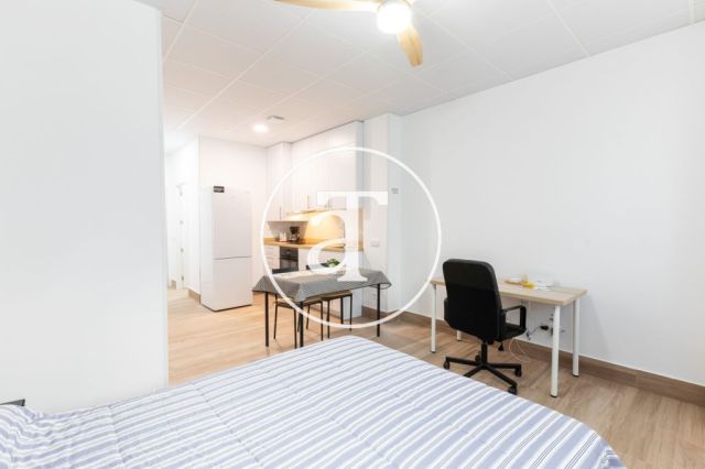 Studio 1 chambre, 1 salle de bain à louer pour courte durée à Latina 8