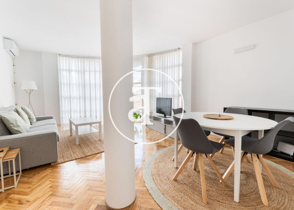 Monthly rental apartment with 2 bedrooms, 1 bathroom, and optional parking in Tetuán 7