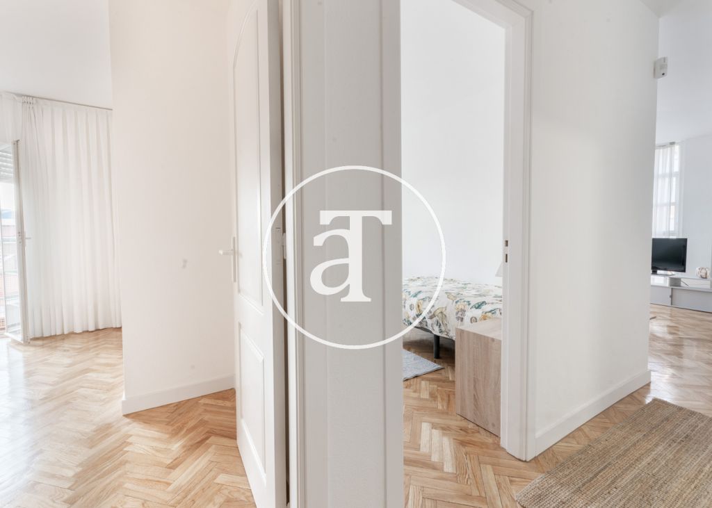 Monthly rental apartment with 2 bedrooms, 1 bathroom, and optional parking in Tetuán 17