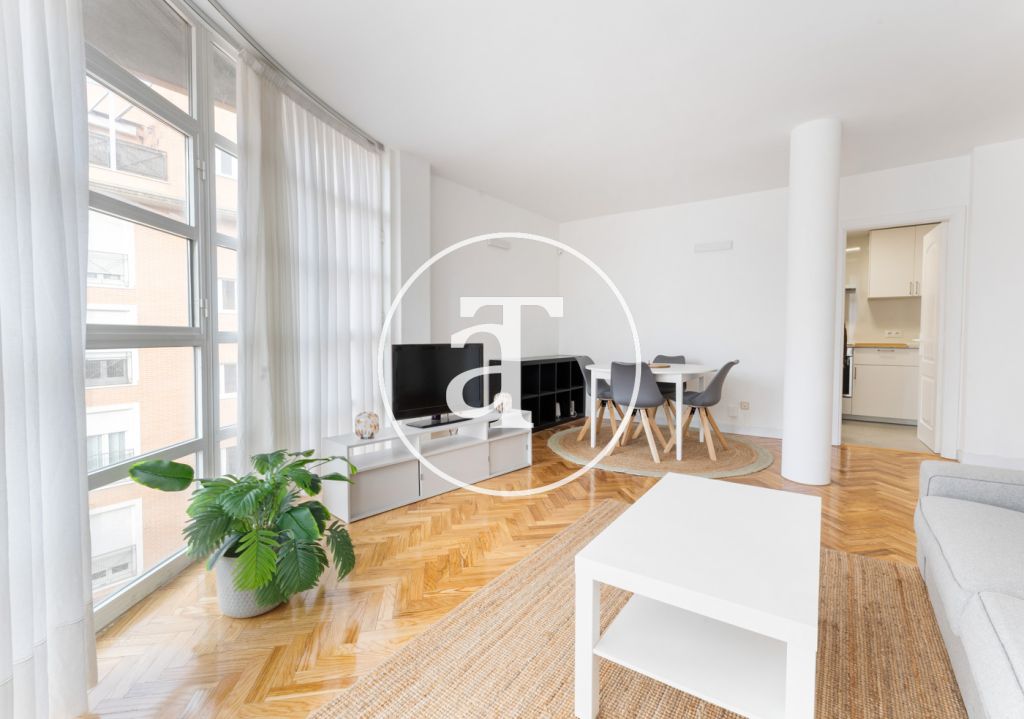 Monthly rental apartment with 2 bedrooms, 1 bathroom, and optional parking in Tetuán 2