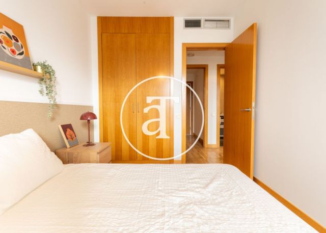 Monthly rental apartment with 3 bedrooms, 2 bathrooms, pool and parking in Hortaleza 35