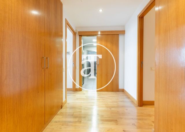 Monthly rental apartment with 3 bedrooms, 2 bathrooms, pool and parking in Hortaleza 13