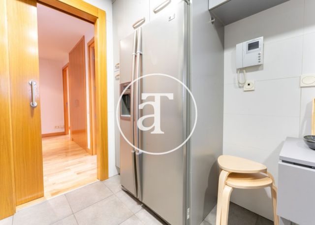 Monthly rental apartment with 3 bedrooms, 2 bathrooms, pool and parking in Hortaleza 14