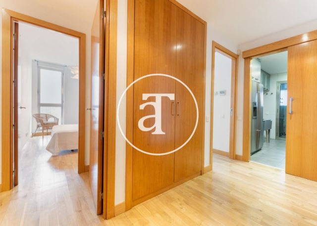 Monthly rental apartment with 3 bedrooms, 2 bathrooms, pool and parking in Hortaleza 31