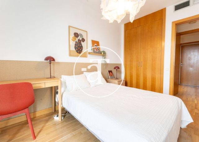 Monthly rental apartment with 3 bedrooms, 2 bathrooms, pool and parking in Hortaleza 34