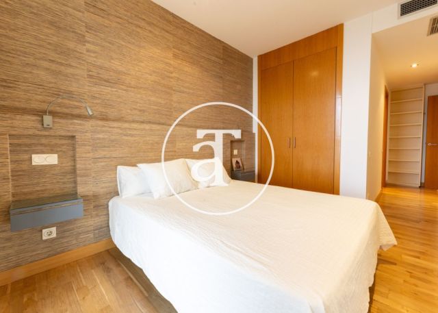 Monthly rental apartment with 3 bedrooms, 2 bathrooms, pool and parking in Hortaleza 26