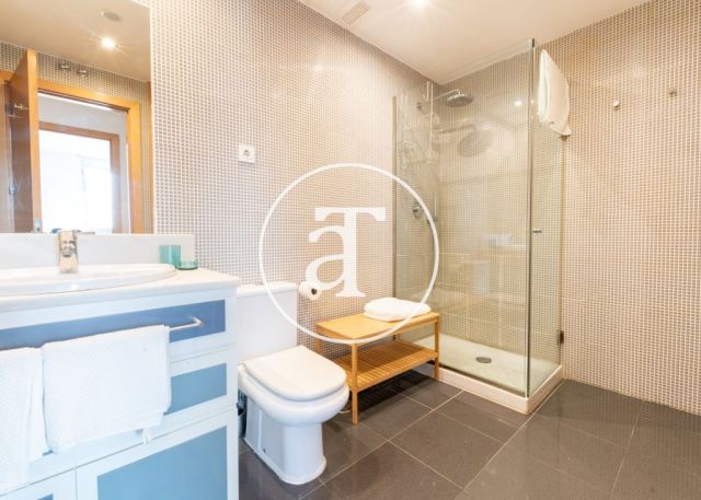 Monthly rental apartment with 3 bedrooms, 2 bathrooms, pool and parking in Hortaleza 37