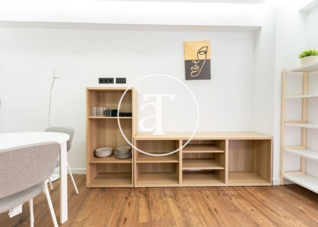 Estudio de alquiler temporal con balcón y 1 baño en Salamanca 9