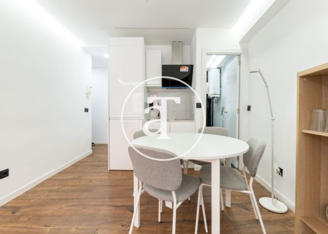 Estudio de alquiler temporal con balcón y 1 baño en Salamanca 12