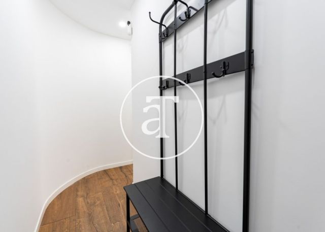 Estudio de alquiler temporal con balcón y 1 baño en Salamanca 19