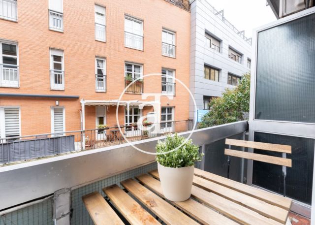 Estudio de alquiler temporal con balcón y 1 baño en Salamanca 5