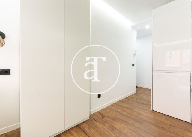 Estudio de alquiler temporal con balcón y 1 baño en Salamanca 17
