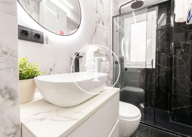 Estudio de alquiler temporal con balcón y 1 baño en Salamanca 16