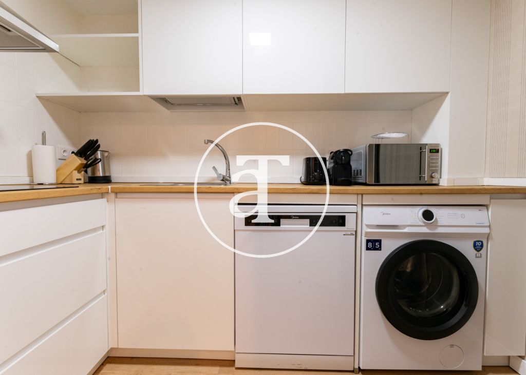Piso de alquiler temporal de 2 habitaciones y 2 baños con piscina en el exclusivo barrio de Recoletos 14