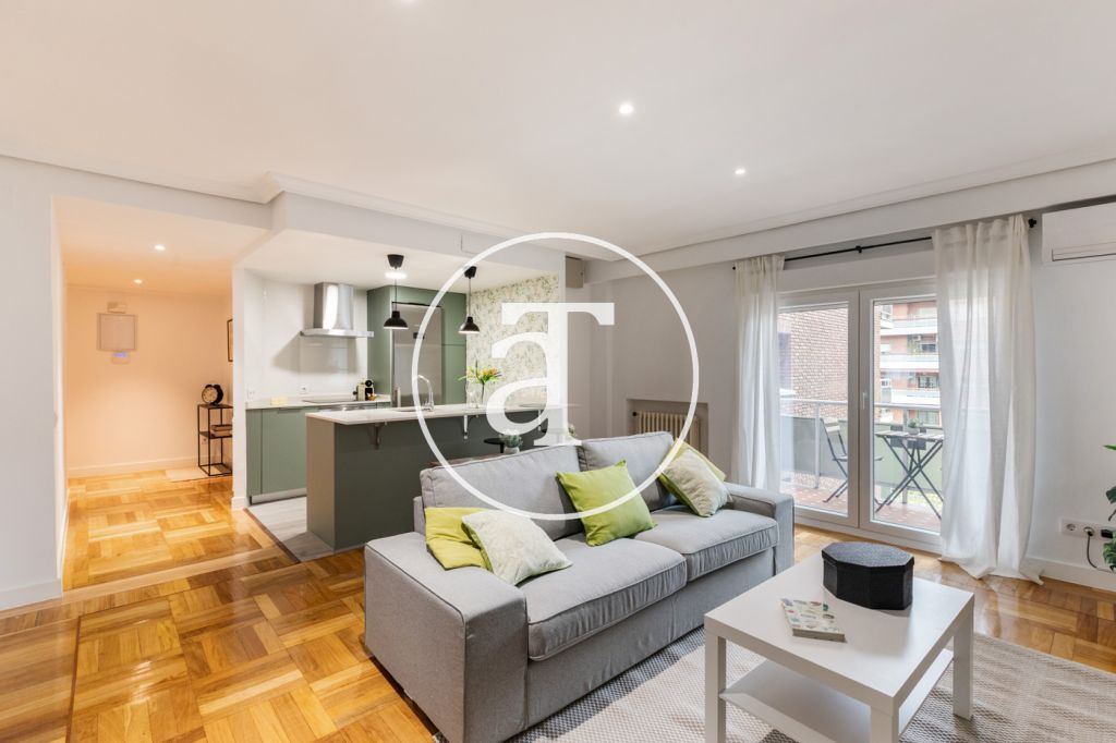 Piso de alquiler temporal de 1 habitación, 1 baño y terraza en zona Retiro