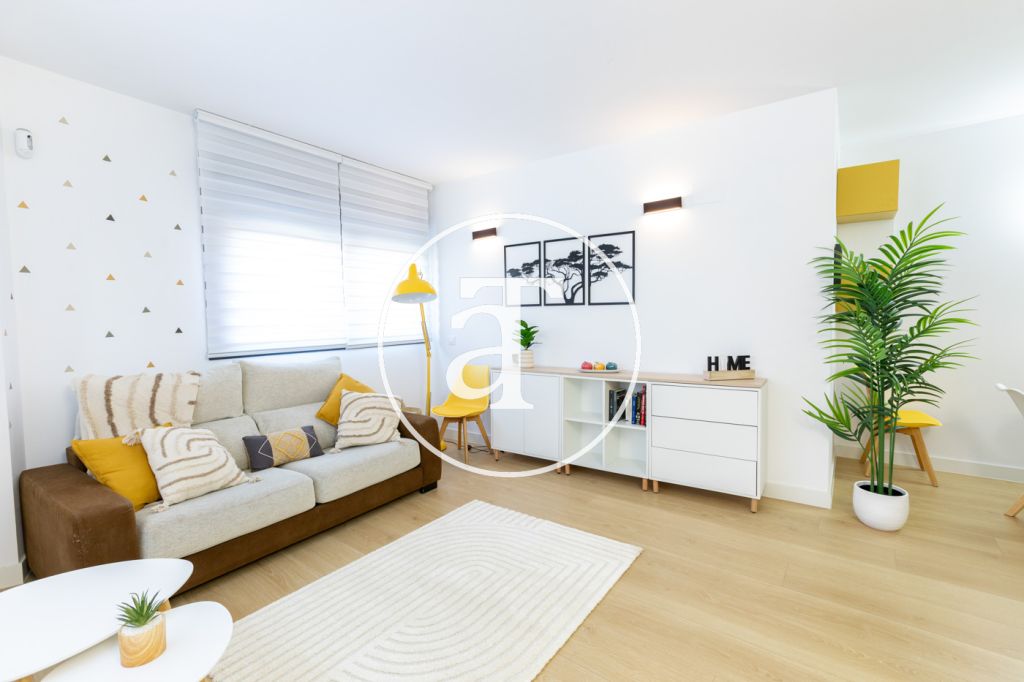 Appartement en location temporaire avec 2 chambres et 2 salles de bains dans un immeuble avec piscine à Alcorcón