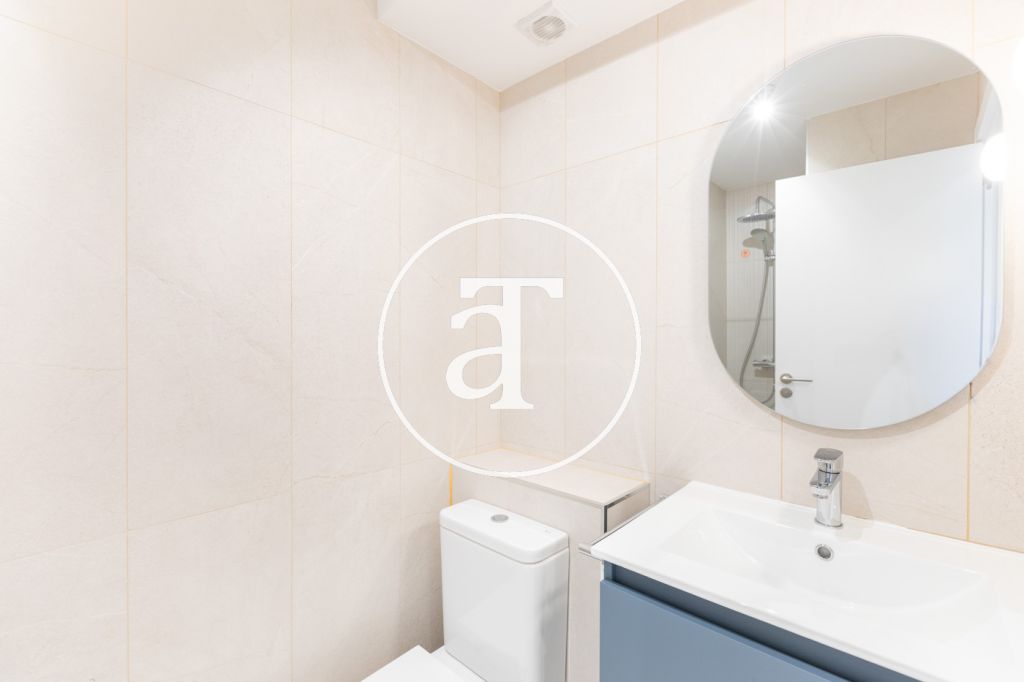 Appartement en location temporaire avec 3 chambres, 2 salles de bains et balcon à proximité de Vista Alegre 17