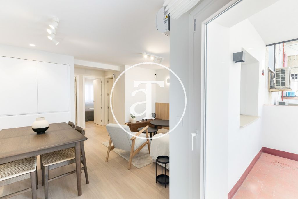 Appartement en location temporaire avec 3 chambres, 2 salles de bains et balcon à proximité de Vista Alegre 23