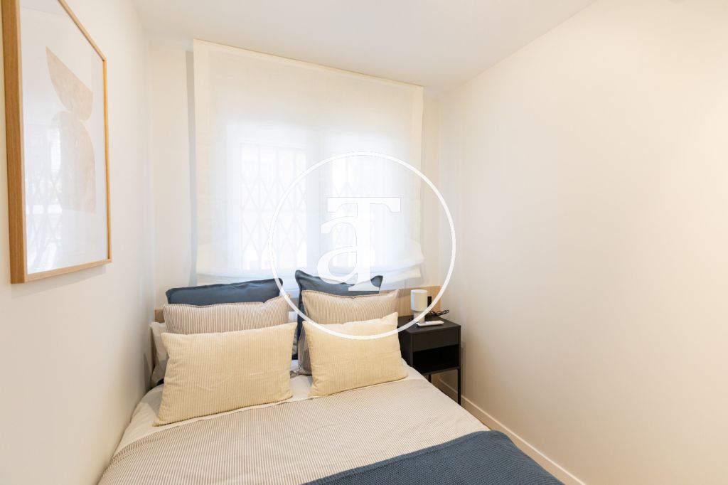 Appartement en location temporaire avec 3 chambres, 2 salles de bains et balcon à proximité de Vista Alegre 14
