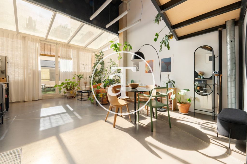 Duplex for monthly rental with 1 bedroom and 1 bathroom, with private terrace in Hortaleza