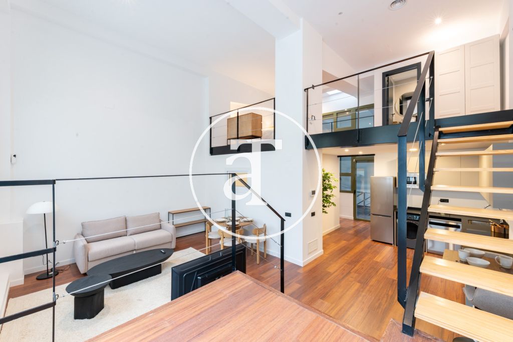 Duplex de style loft à louer temporairement à Ventas, avec 2 chambres et 2 salles de bains