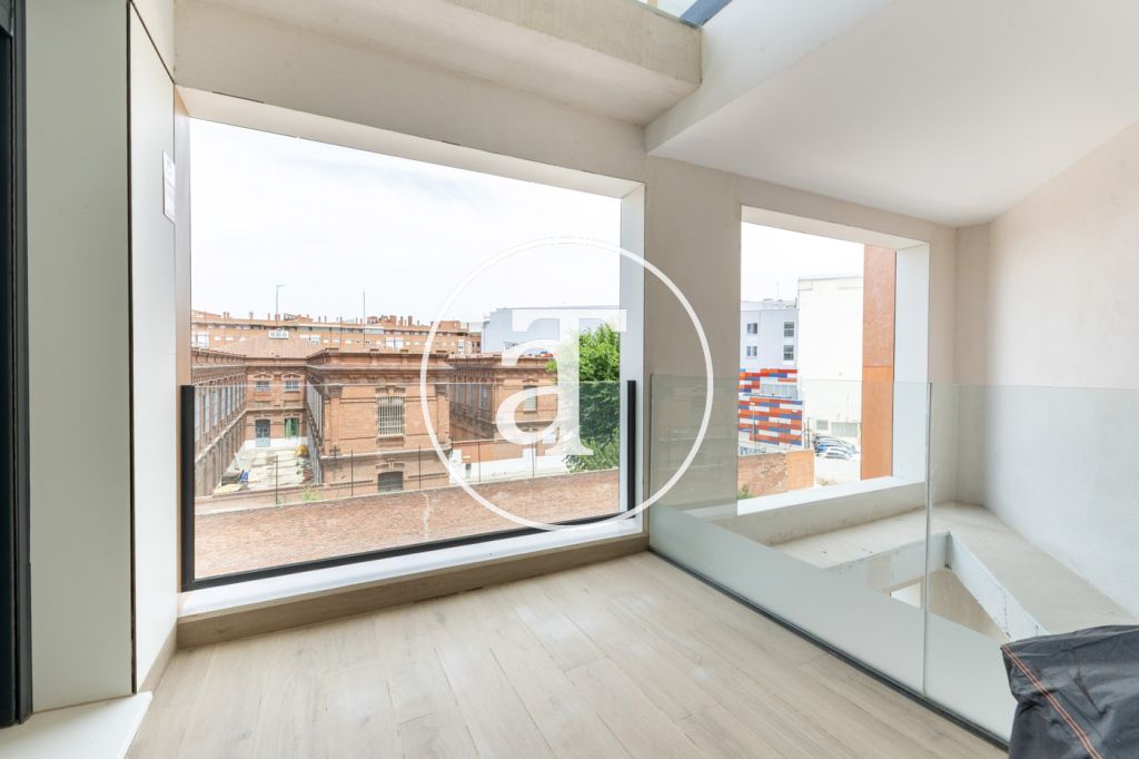 Monthly rental apartment with 2 bedrooms and 2 bathrooms with terrace and pool in Arganzuela 23