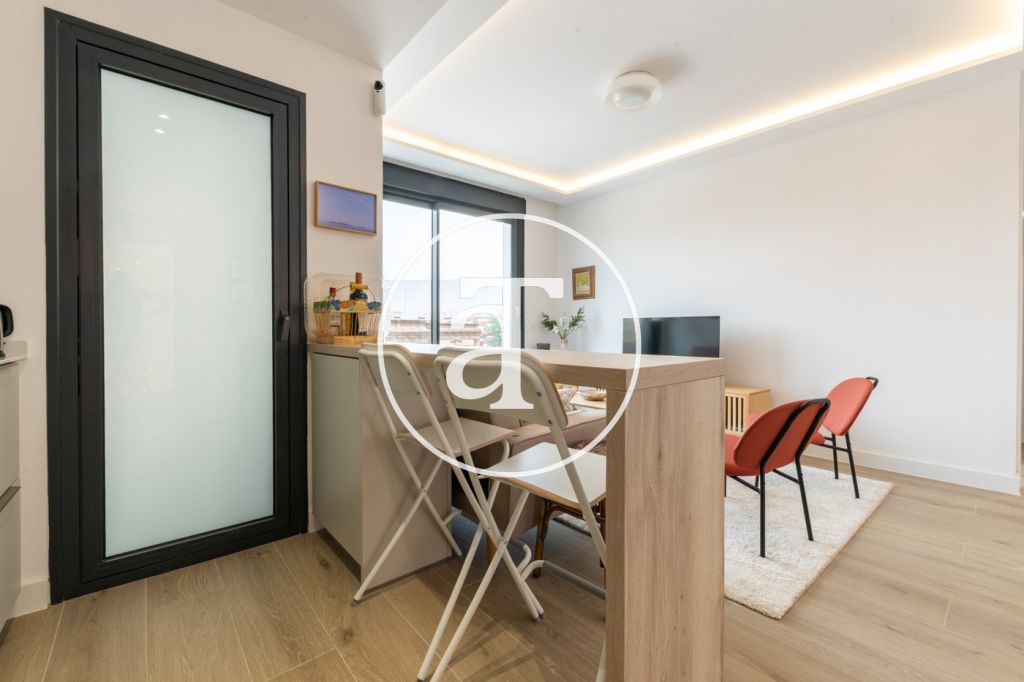 Monthly rental apartment with 2 bedrooms and 2 bathrooms with terrace and pool in Arganzuela 9