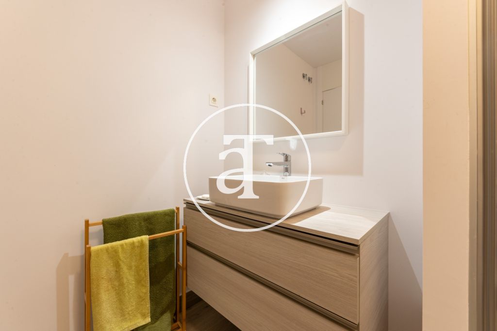 Monthly rental apartment with 2 bedrooms and 2 bathrooms with terrace and pool in Arganzuela 36