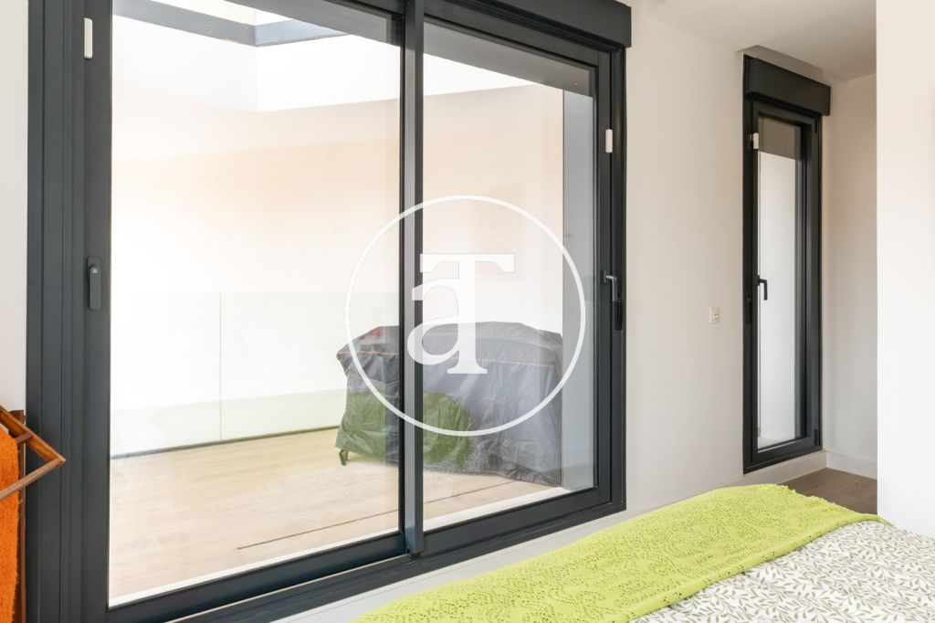 Monthly rental apartment with 2 bedrooms and 2 bathrooms with terrace and pool in Arganzuela 22