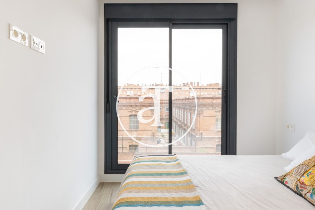Monthly rental apartment with 2 bedrooms and 2 bathrooms with terrace and pool in Arganzuela 31