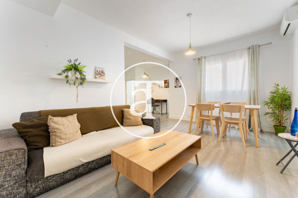 Monthly rental apartment with 2 bedrooms and 1 bathroom in Embajadores