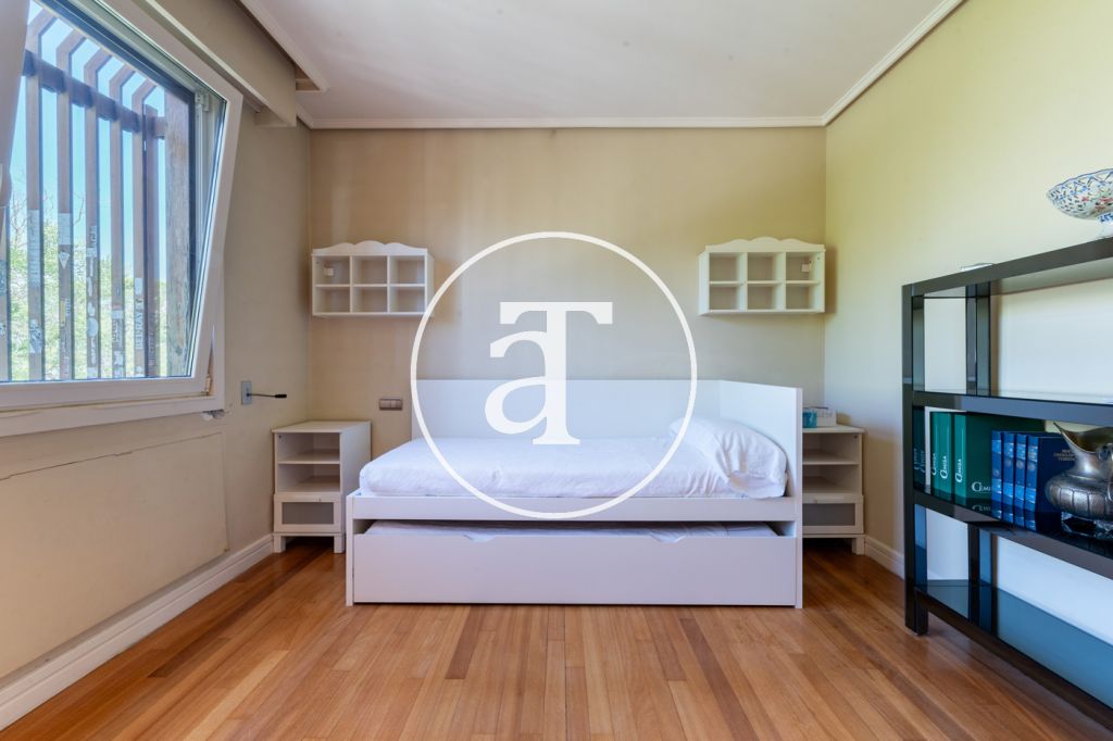 Apartment for rent with 5 bedrooms, 4 bathrooms, toilet and parking in El Viso, Chamartín 45